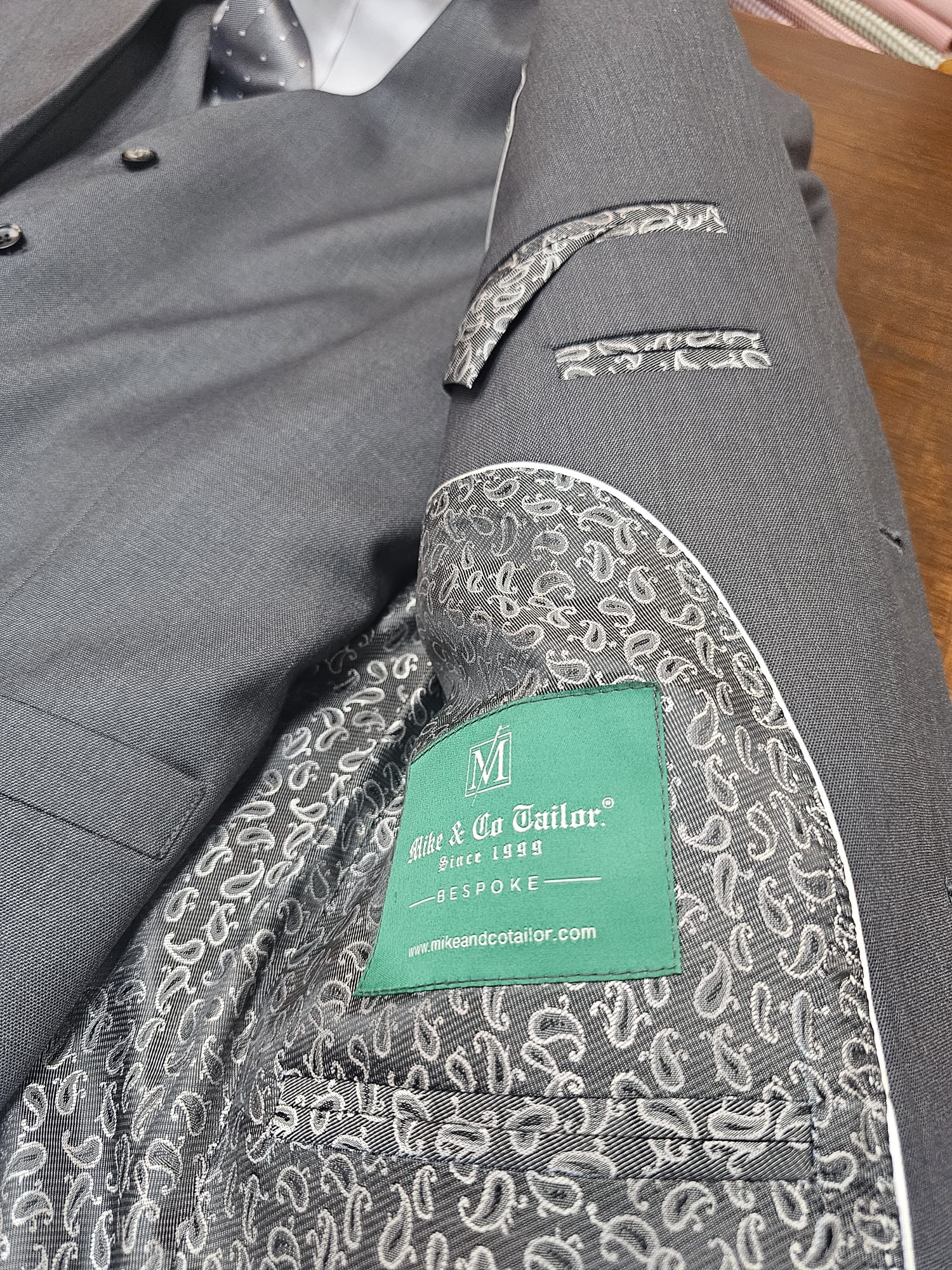 Bespoke suit lining